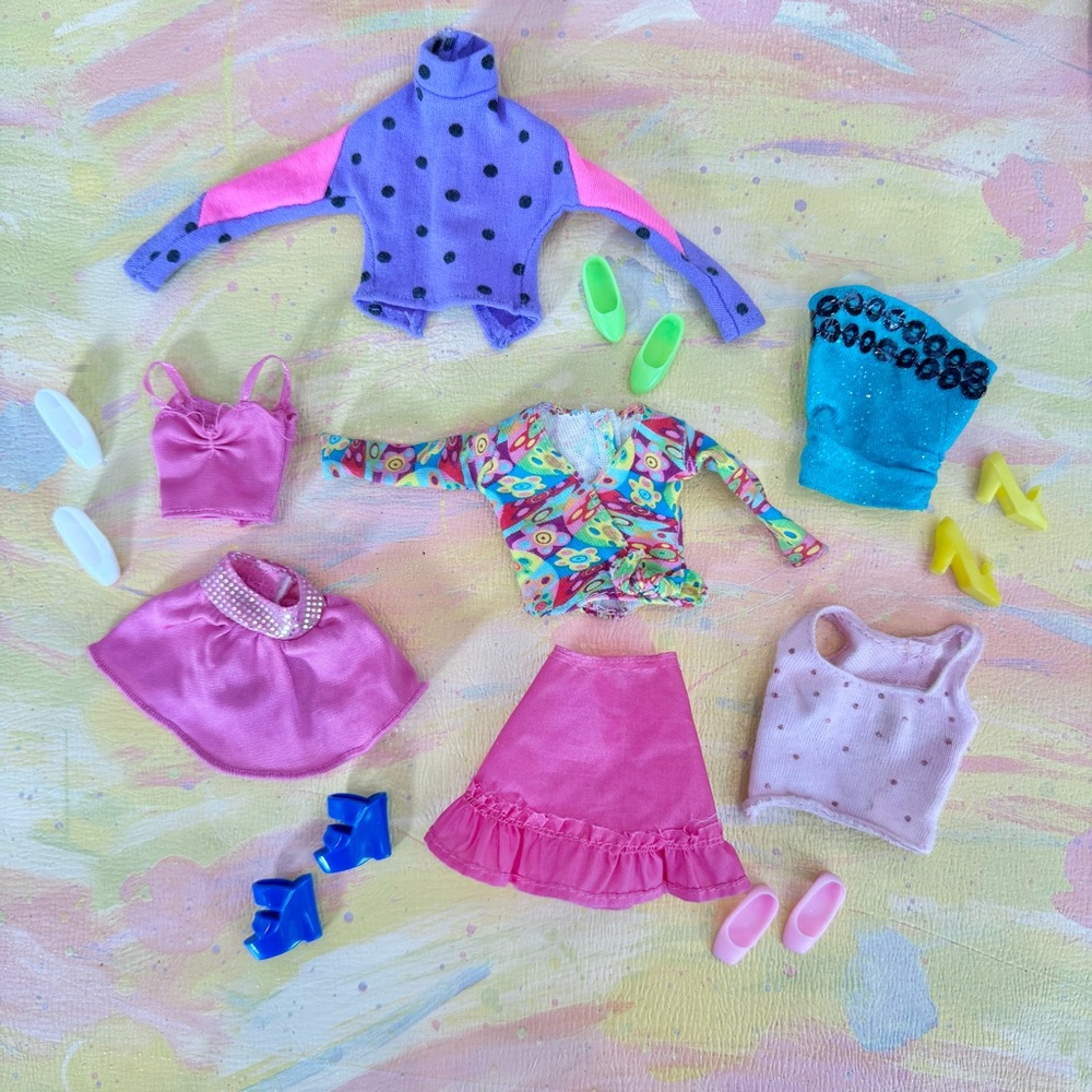 Colorful Vintage Mattel Barbie Clothing and shoes Lot - Picture 6 of 6